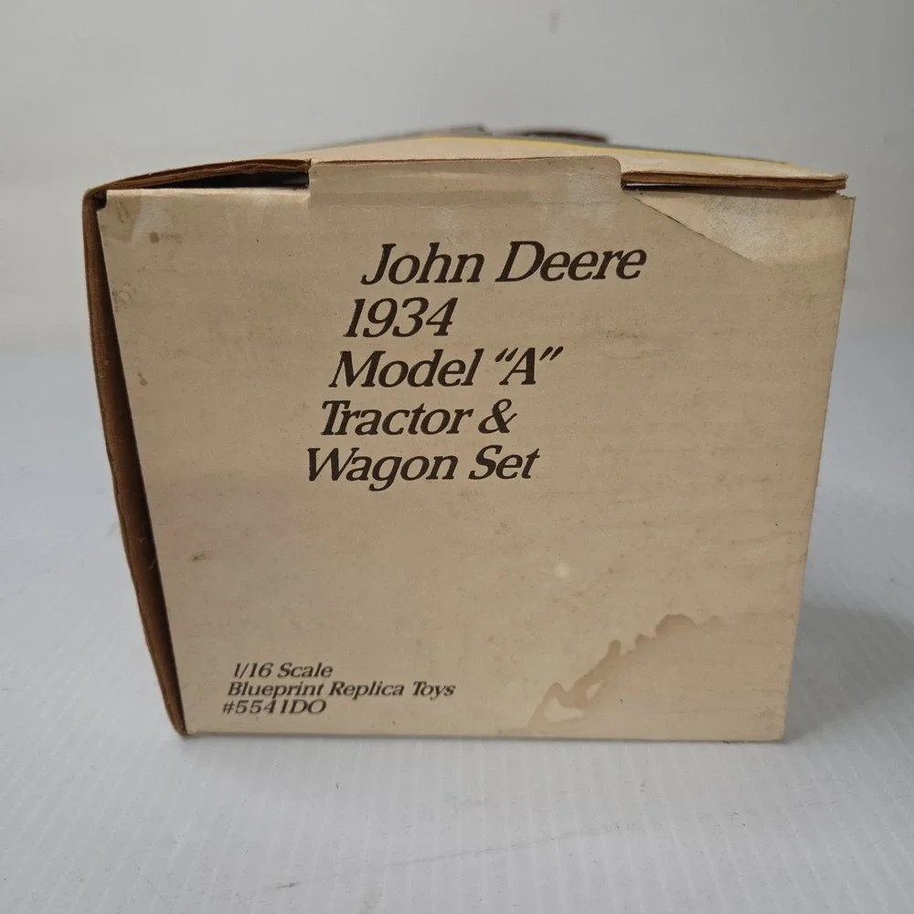 ERTL John Deere 1934 Model A Tractor And Wagon Set 1/16 Scale Diecast